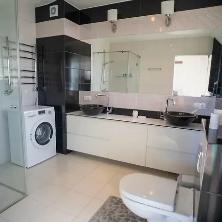 بيت ضيافة Sveciu Namai Lanko G. 4*