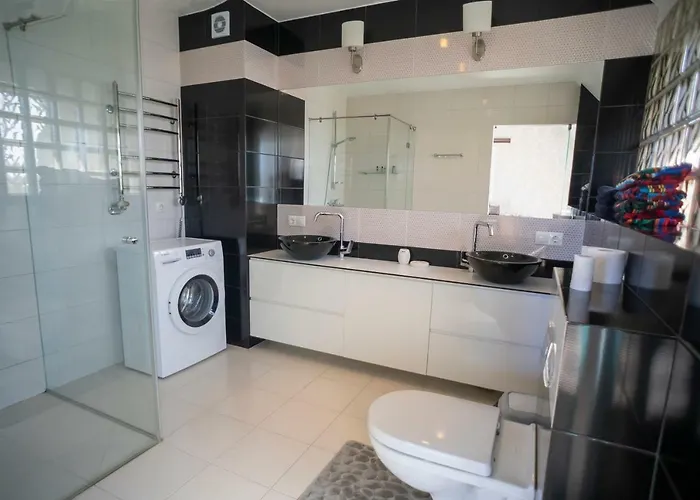 Svečių namai Sveciu Namai Lanko G. 4*