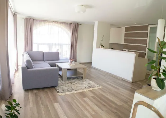 Svečių namai Sveciu Namai Lanko G.